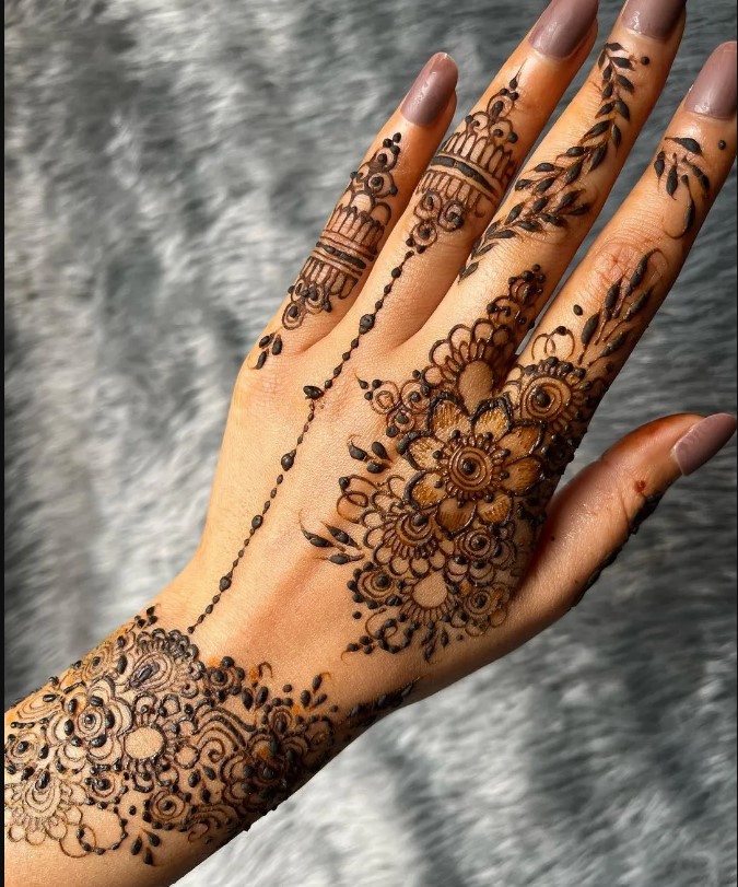 Unique Mehndi Design