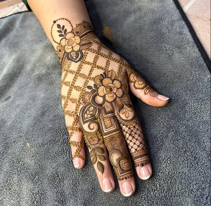 Elegant Mehndi Design Ideas