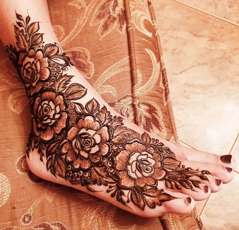 Elegant Festive Mehndi Designs 2025