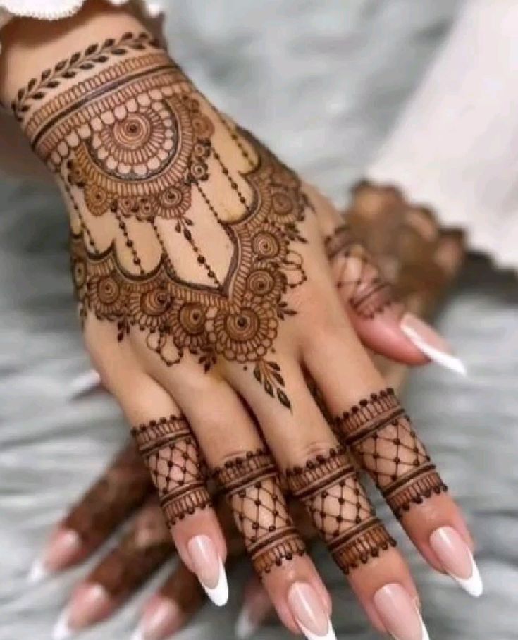 Stylish Mehndi Designs Ideas