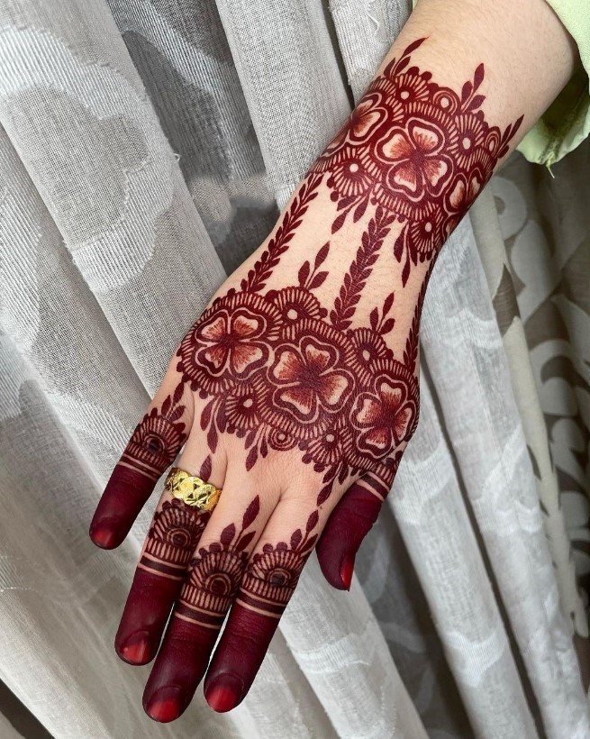 Simple Mehndi Design Back Hand