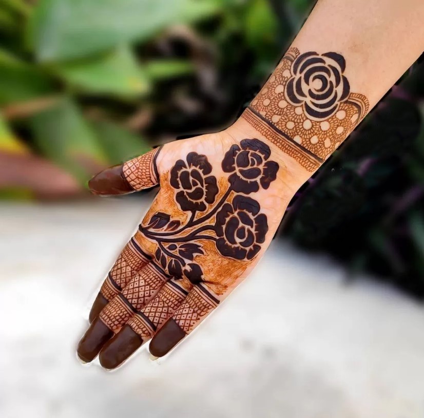 Royal-Front-Hand-Mehndi-Design