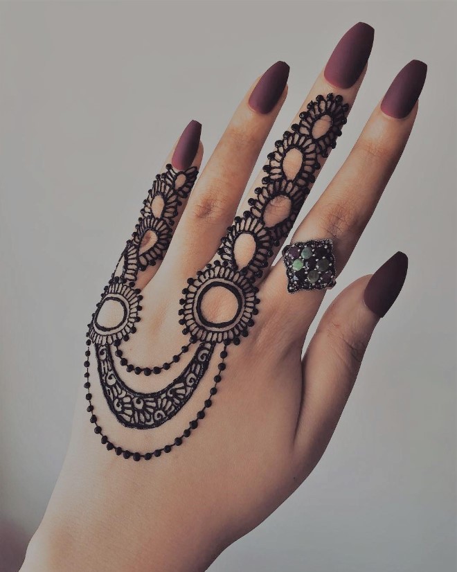 Royal-Front-Hand-Mehndi-Design