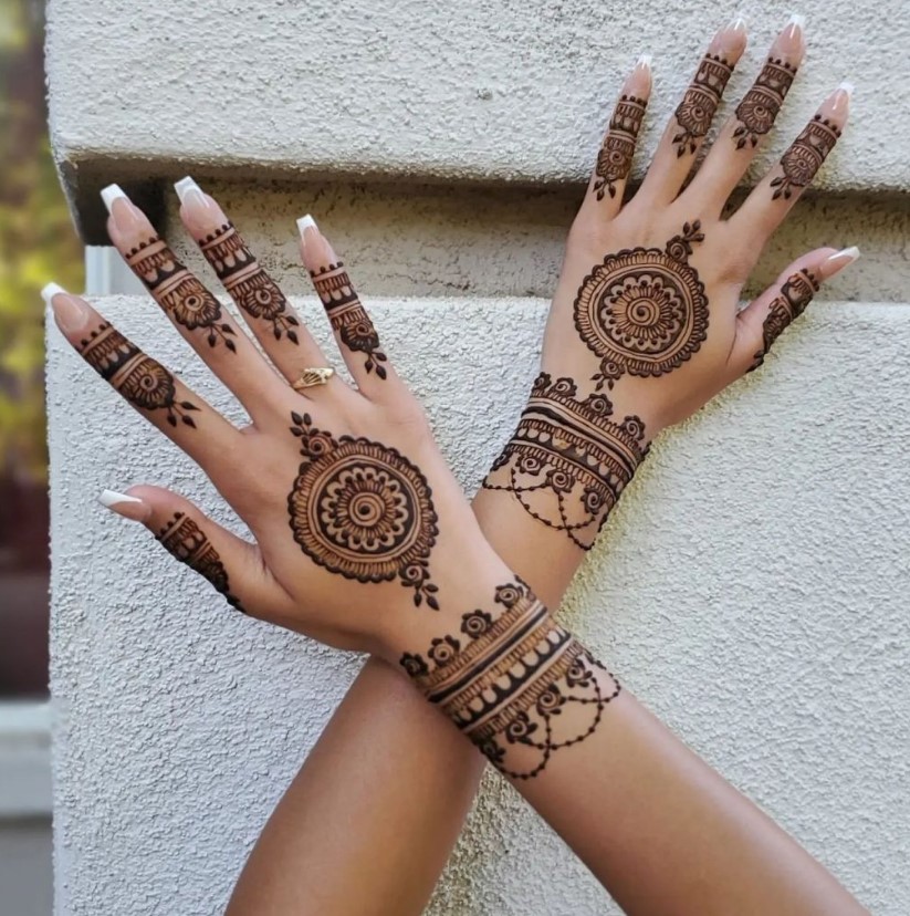 Royal-Front-Hand-Mehndi-Design