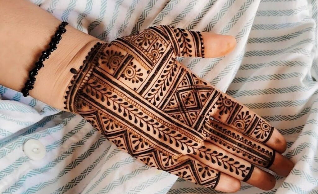 55-Gorgeous-Front-Hand-Mehndi-Designs