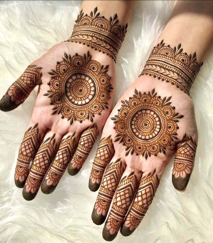 55-Gorgeous-Front-Hand-Mehndi-Designs