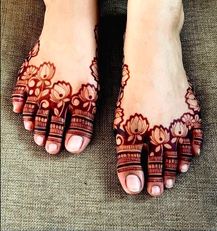 Top-10-Feet-Mehndi-Designs.