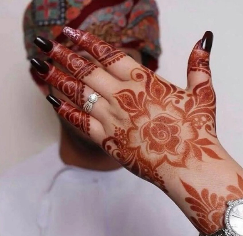 Arabic-Mehndi-Designs-Back-Hand