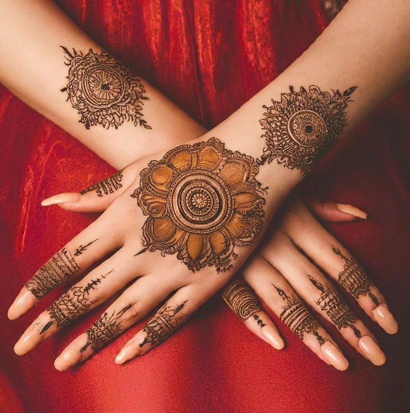 Mehndi-Designs-for-Hands-2025