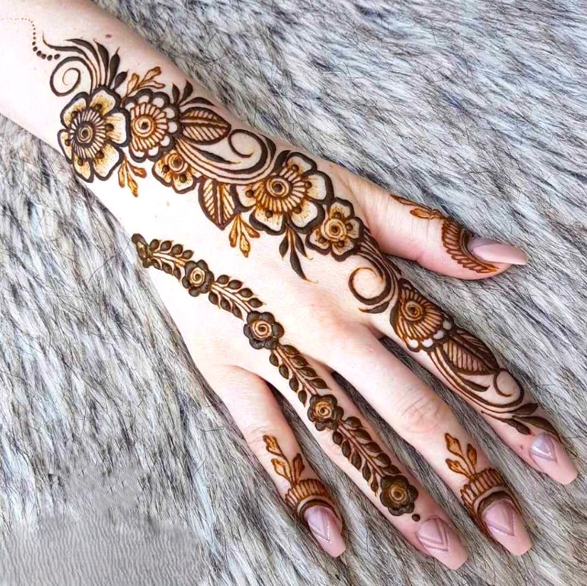 Stunning-Arabic-Mehndi-Design-for-Hands