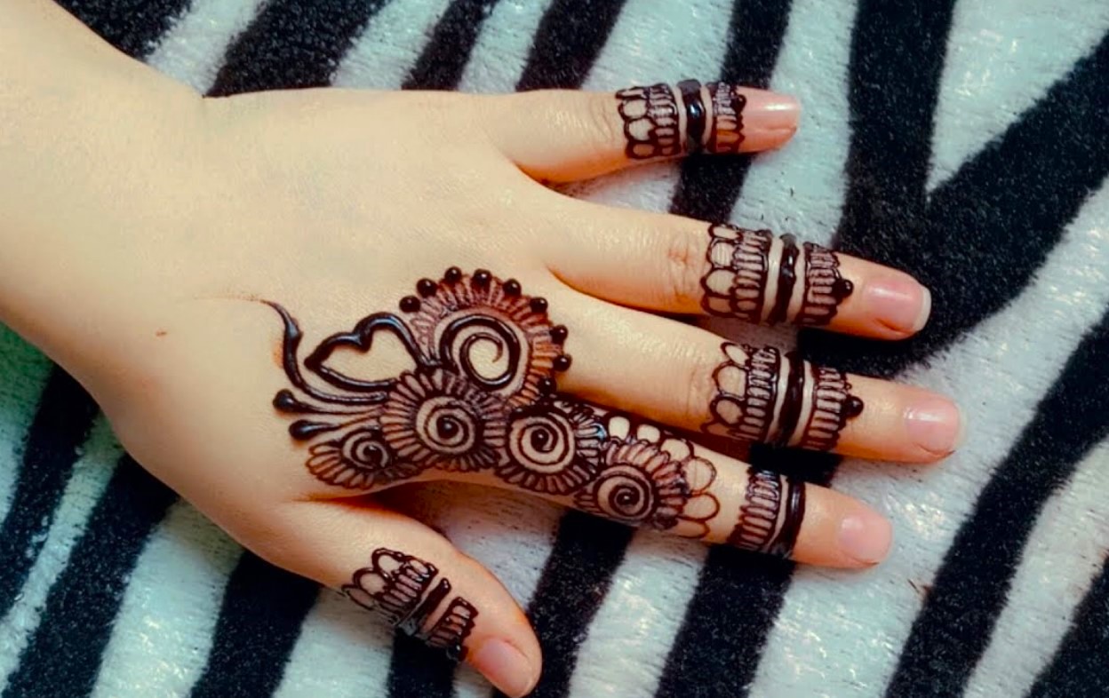 Simple-Easy-Mehndi-Designs-for-Hands