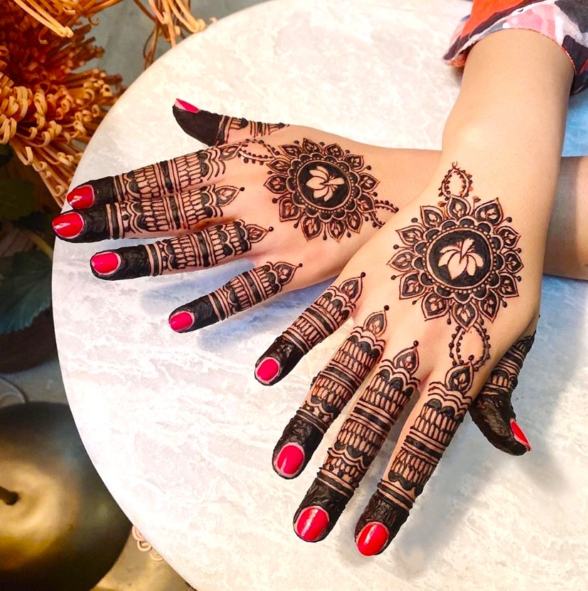 Top-10-Full-Hand-Mehndi-Designs-for-Brides