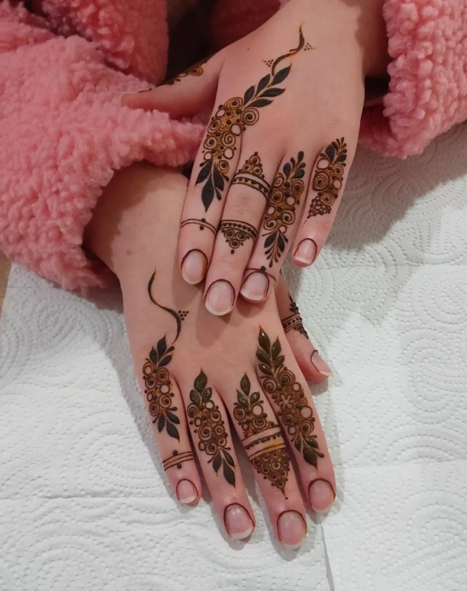 Arabic-Mehndi-Designs-Back-Hand