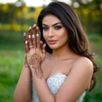 Modern-Mehndi-Design-for-Hand-2025-Creative-Stunning-Ideas
