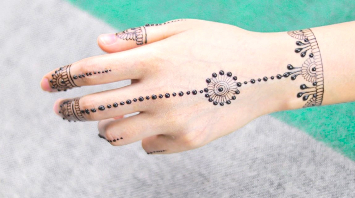 Simple-Easy-Mehndi-Designs-for-Hands