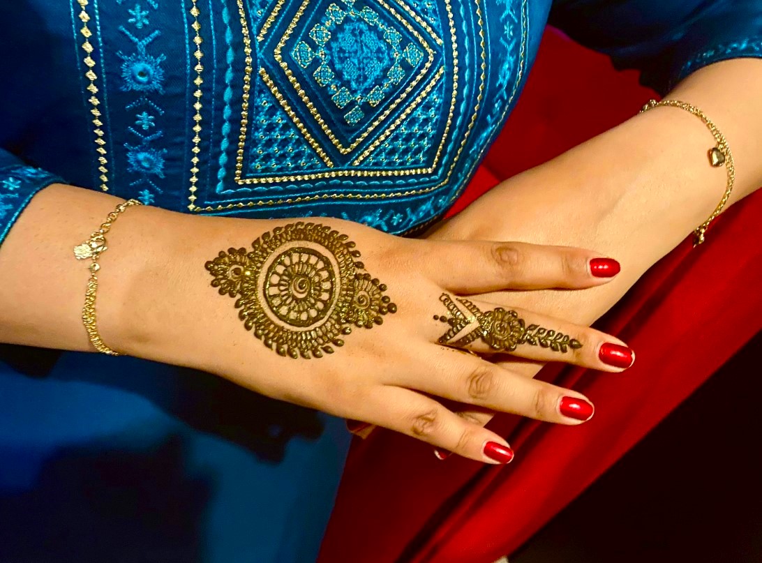 Mehndi-Designs-for-Hands-2025