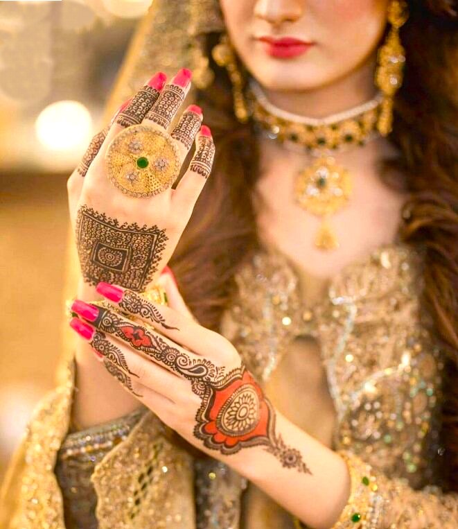 Modern-Mehndi-Design-for-Hand-2025-Creative-Stunning-Ideas