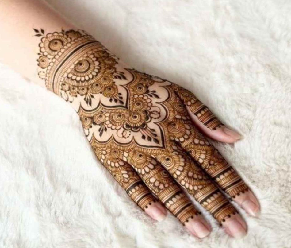 Mehndi-Design-Simple-and-Easy