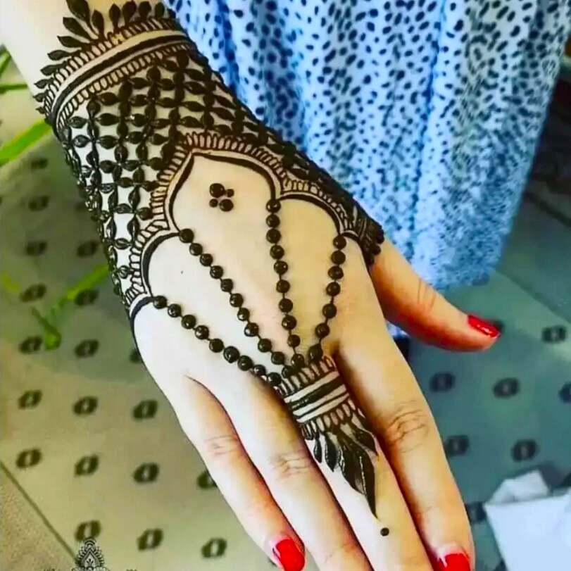 10+Simple-Mehndi-Designs-Easy-Elegant-Ideas-for-Beginners.