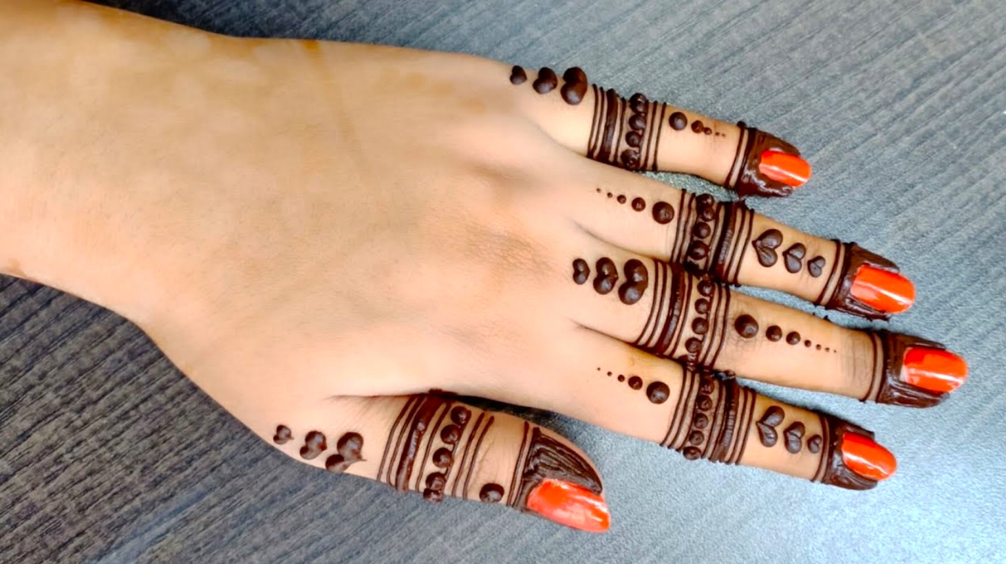 Henna-New-Mehndi-Design-2025
