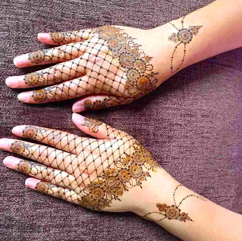 Unique-Front-Hand-Mehndi-Design-2025-Beautiful-Styles-for-Brides-Parties.