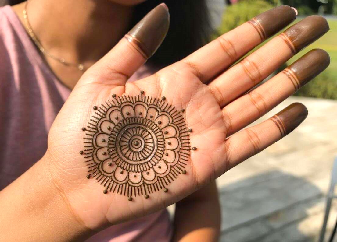 Unique-Front-Hand-Mehndi-Design-2025-Beautiful-Styles-for-Brides-Parties.