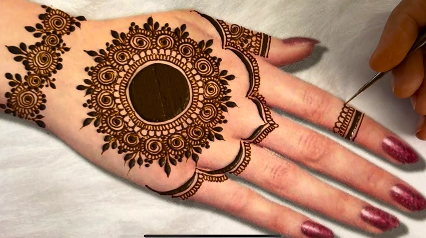 Henna-New-Mehndi-Design-2025