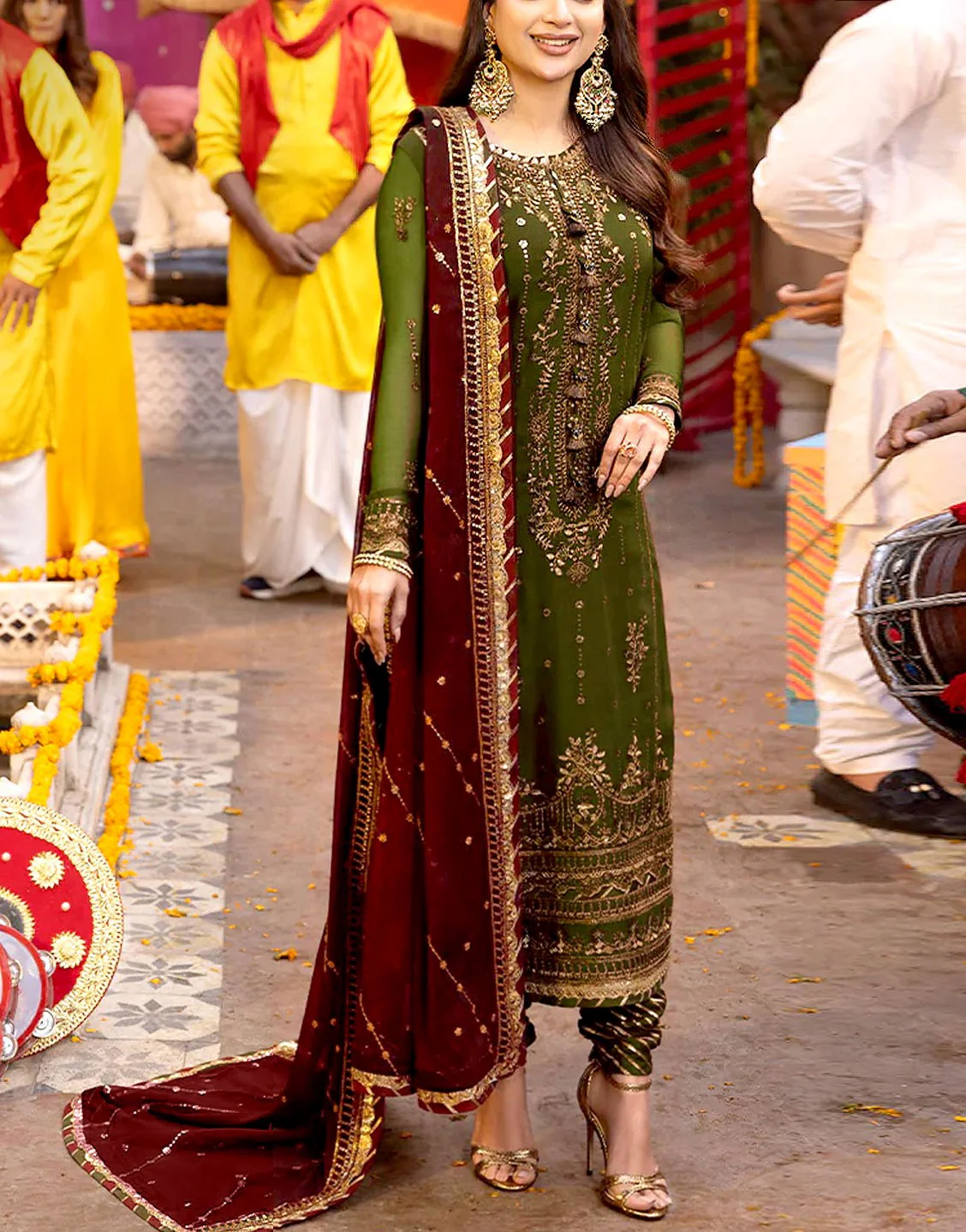 mehndi-dress-design-and-mehndi-design
