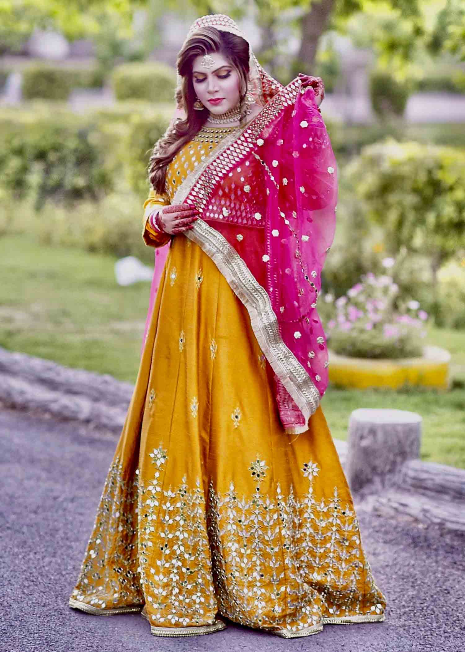 mehndi-dress-design-and-mehndi-design