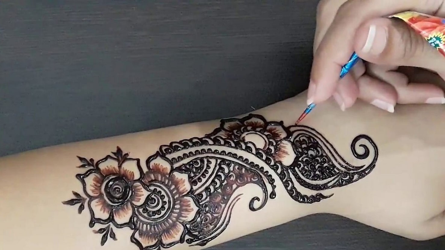 Hands-Mehndi-Designs-2026