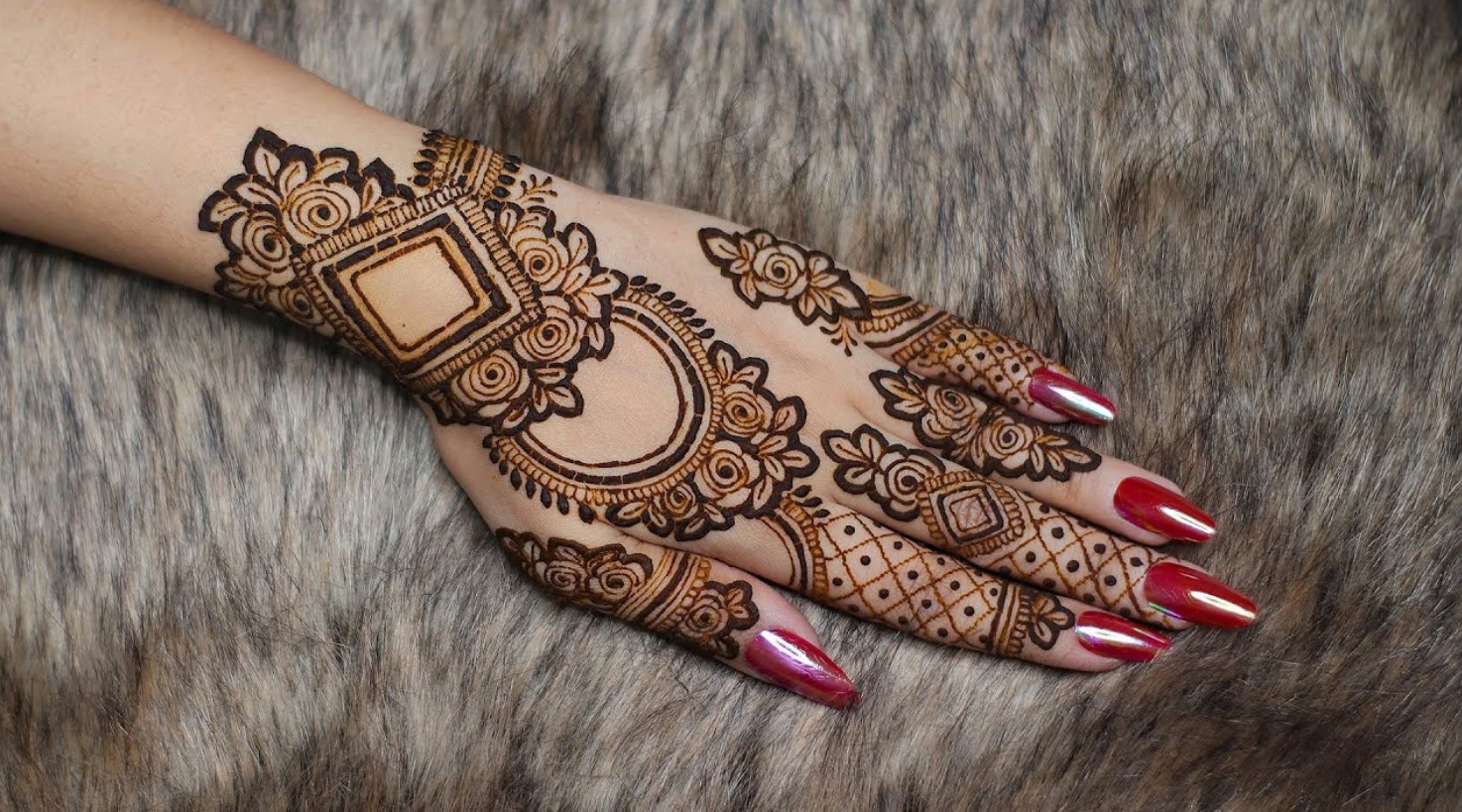 Hands-Mehndi-Designs-2026